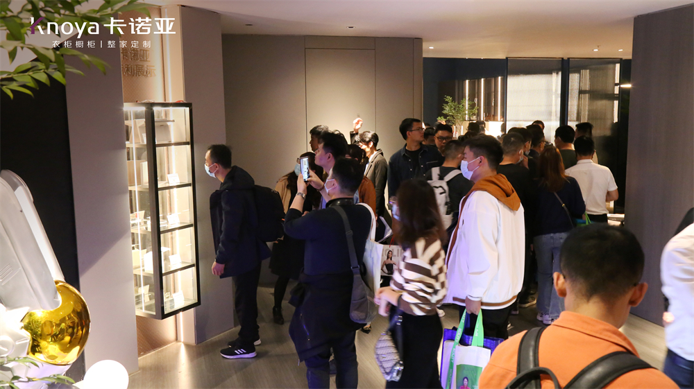 撸撸社下载安装&ldquo;四驅&rdquo;並進亮相廣州定製家居展